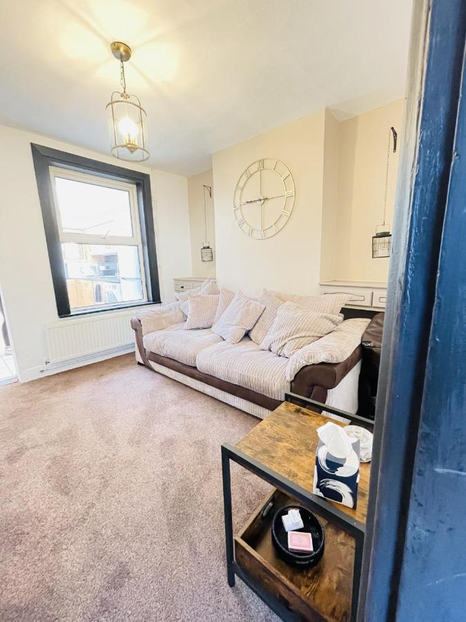 Lovely Dog Friendly, 3 Bed Home Sleeps 8, With Parking & Fenced Garden Work Contractor Leisure, Jasper CBG Buitenkant foto
