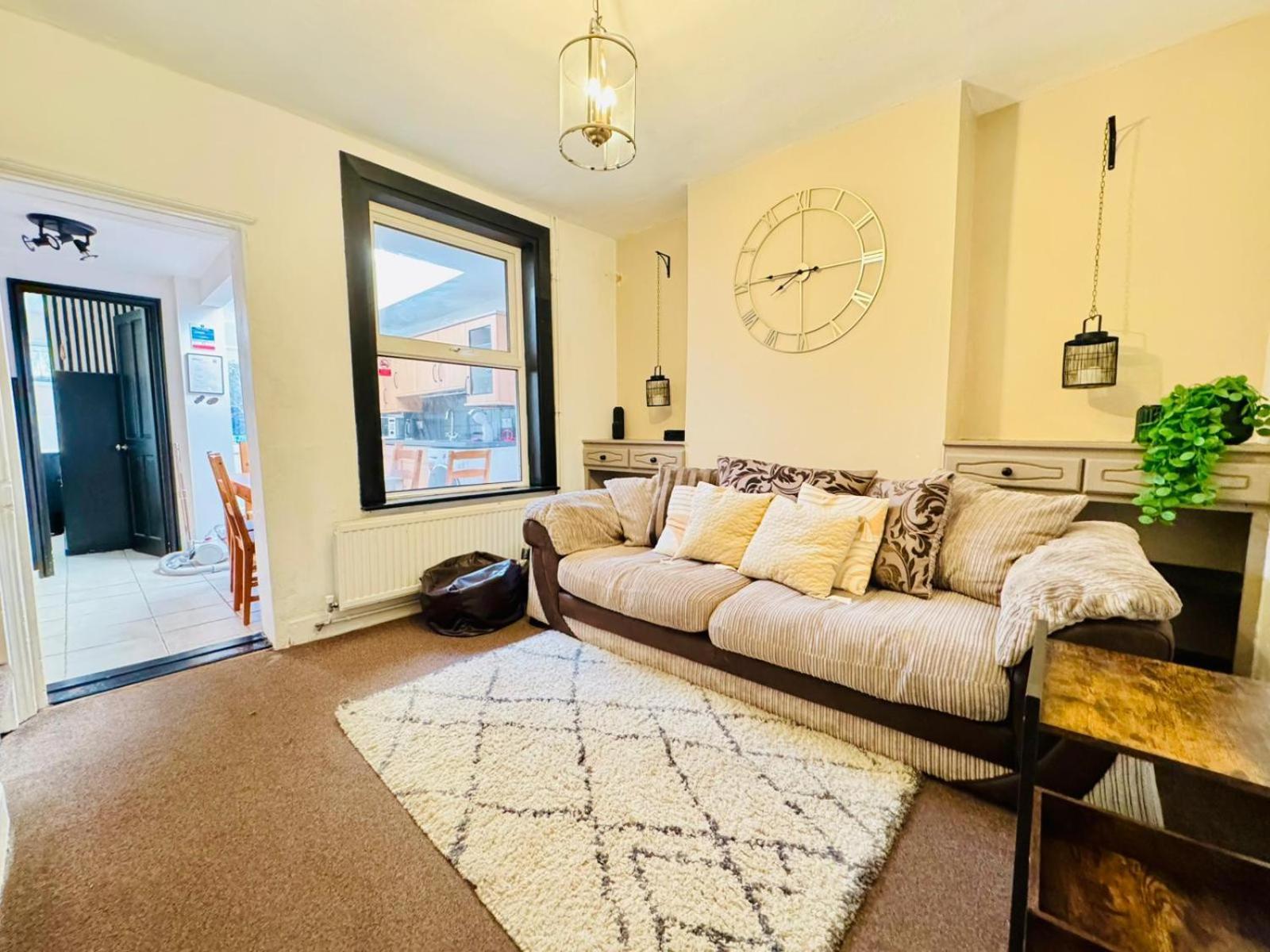 Lovely Dog Friendly, 3 Bed Home Sleeps 8, With Parking & Fenced Garden Work Contractor Leisure, Jasper CBG Buitenkant foto