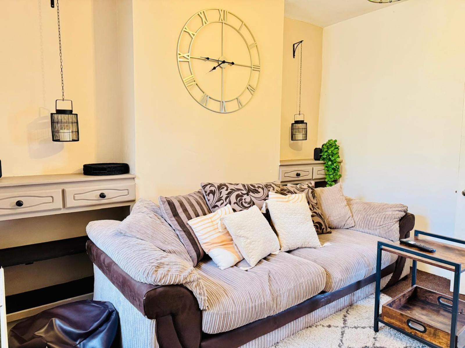 Lovely Dog Friendly, 3 Bed Home Sleeps 8, With Parking & Fenced Garden Work Contractor Leisure, Jasper CBG Buitenkant foto