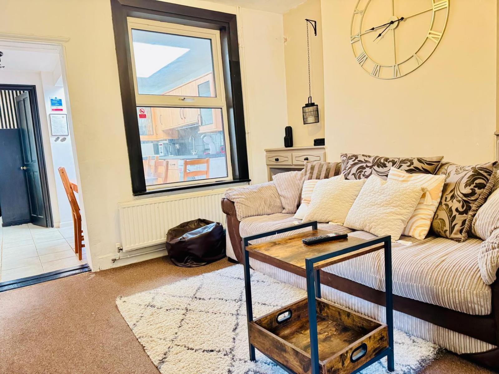 Lovely Dog Friendly, 3 Bed Home Sleeps 8, With Parking & Fenced Garden Work Contractor Leisure, Jasper CBG Buitenkant foto